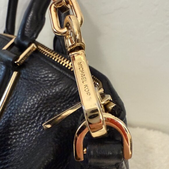 Michael Kors Leather Handbag BLACK - Picture 12 of 16